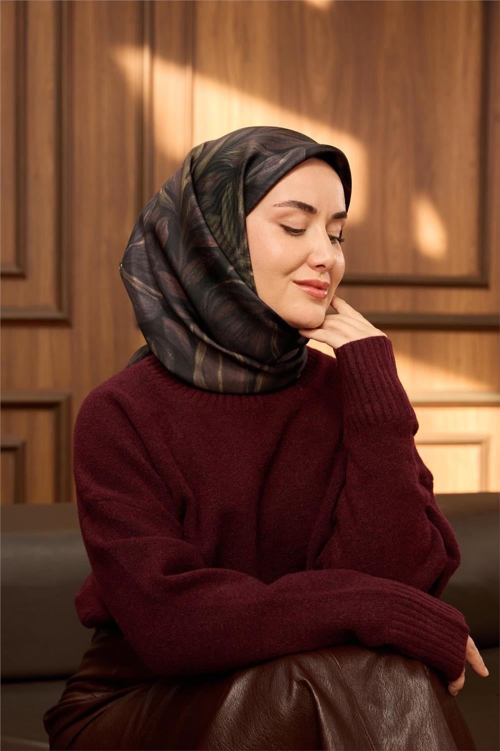 Twill İpek Eşarp Siyah-Kimyon Soyut Desenli Tok Duruşlu 90x90