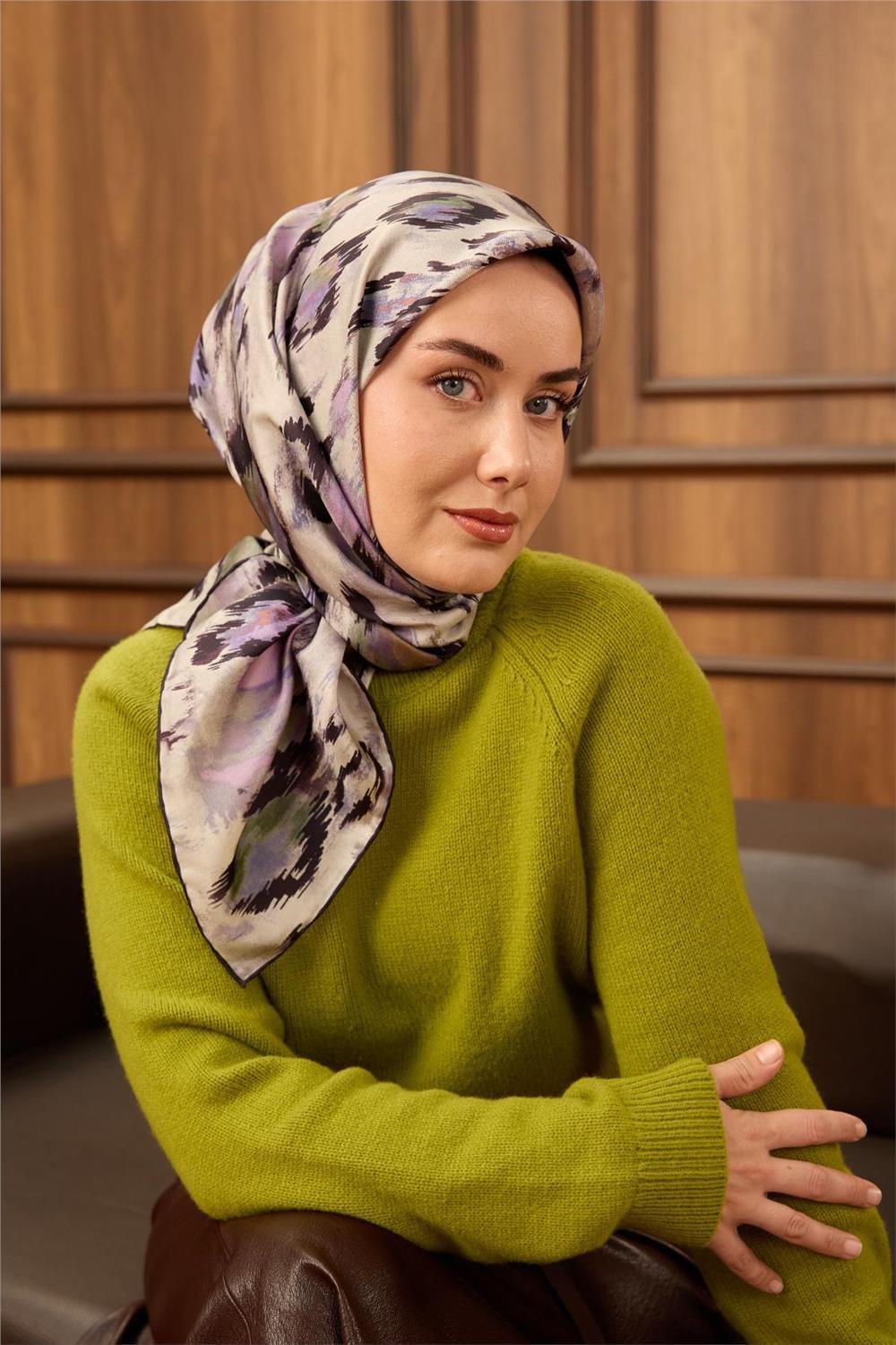 Twill İpek Eşarp Siyah-Koyu Mor Soyut Desenli Tok Duruşlu 90x90