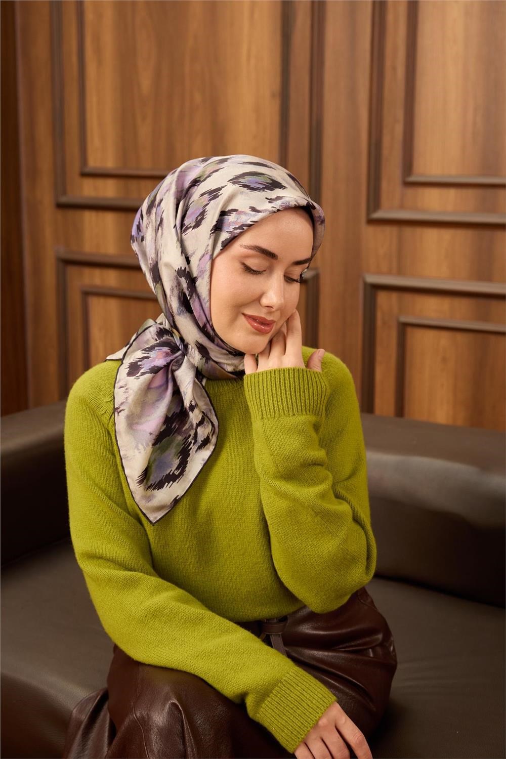Twill İpek Eşarp Siyah-Koyu Mor Soyut Desenli Tok Duruşlu 90x90