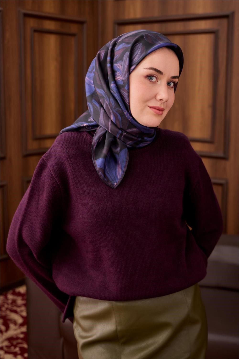 Twill İpek Eşarp Siyah-Mor Soyut Desenli Tok Duruşlu 90x90