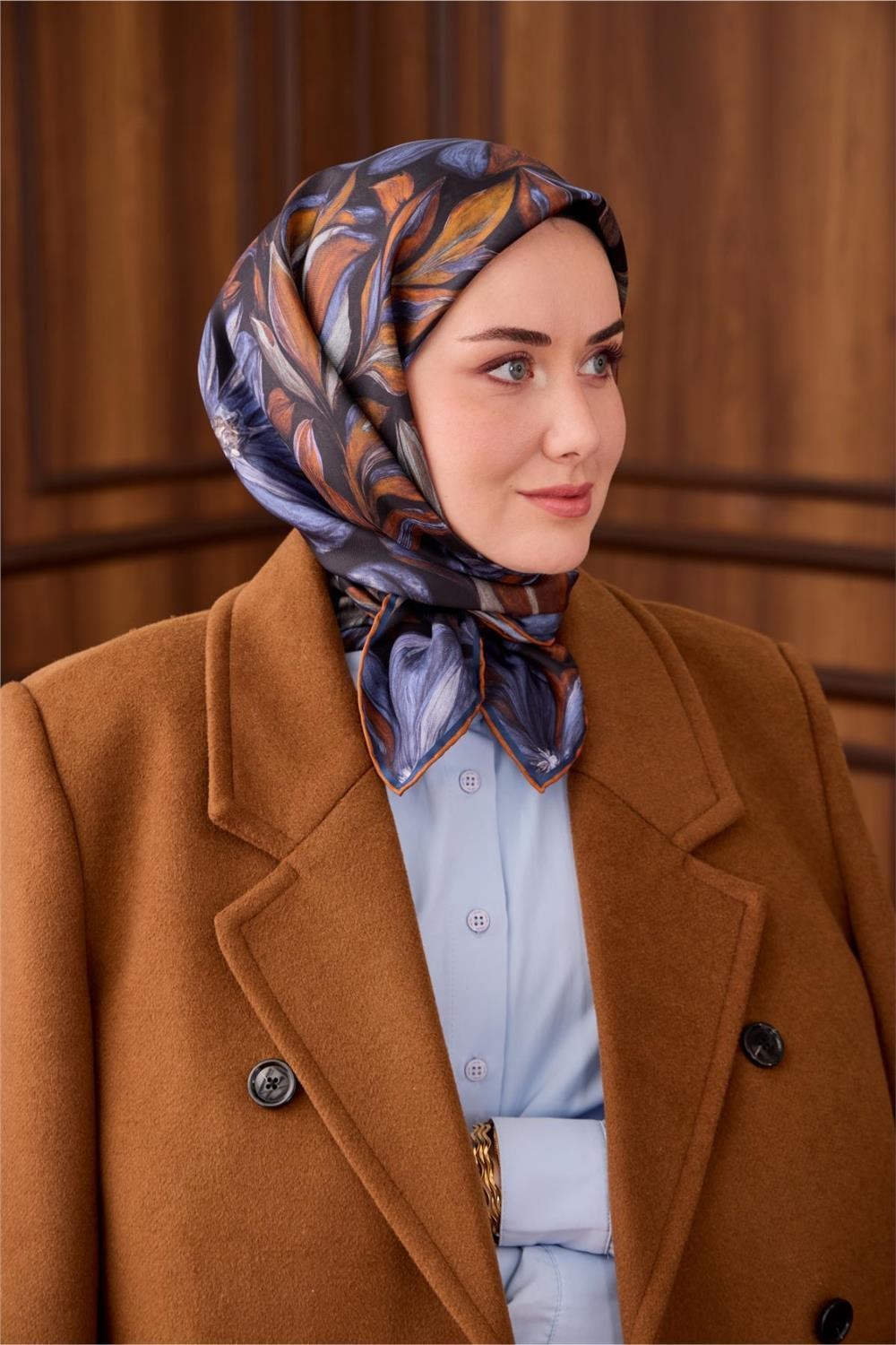 Twill İpek Eşarp Siyah-Tarçın Yaprak Desenli Tok Duruşlu 90x90