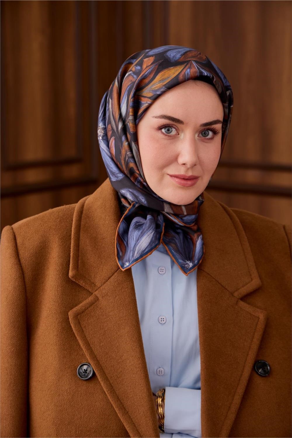 Twill İpek Eşarp Siyah-Tarçın Yaprak Desenli Tok Duruşlu 90x90