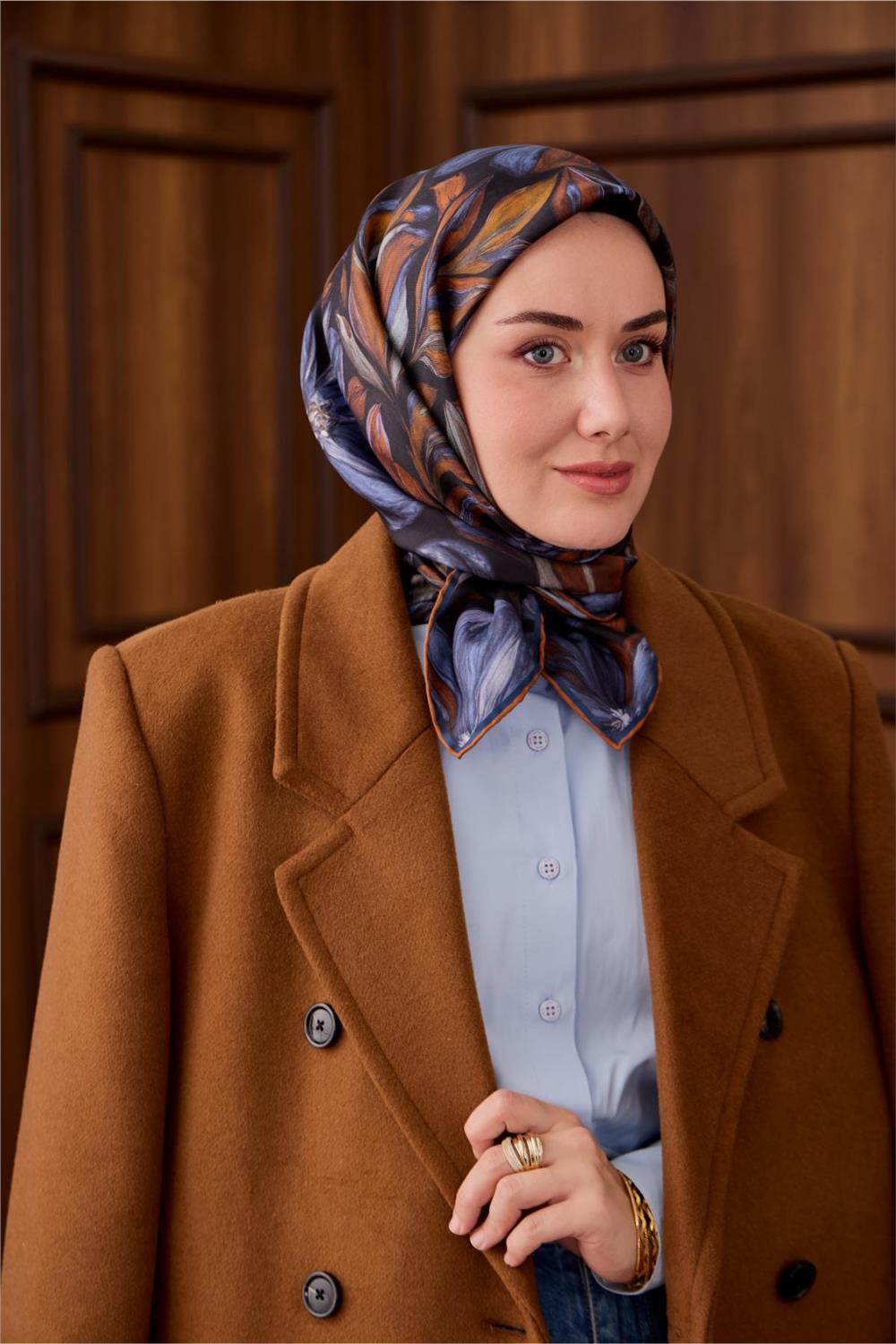 Twill İpek Eşarp Siyah-Tarçın Yaprak Desenli Tok Duruşlu 90x90