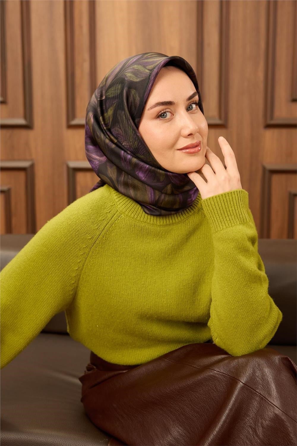 Twill İpek Eşarp Siyah-Yeşil-Mor-Pembe Desenli Tok Duruşlu 90x90