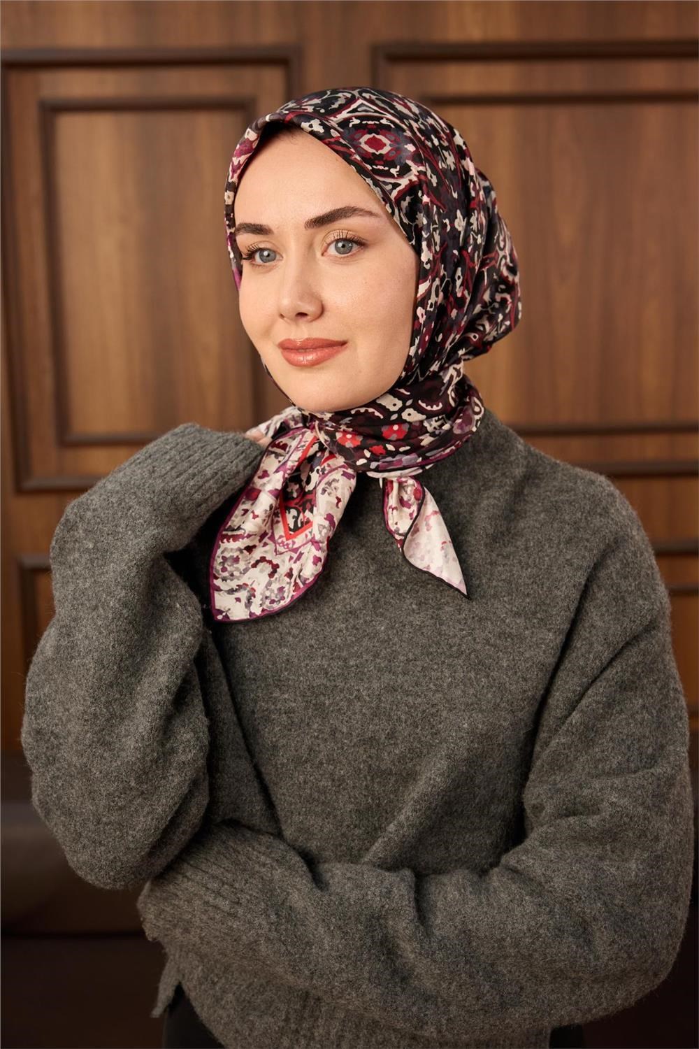 Twill İpek Eşarp Siyah–Bordo Desenli Tok Duruşlu Kaymaz 90x90