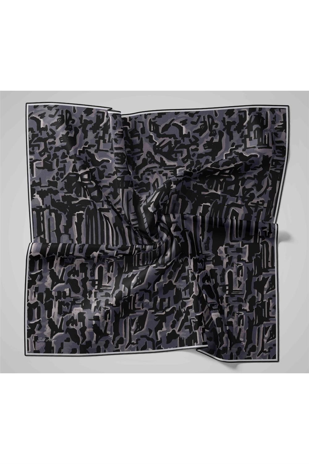 Twill İpek Eşarp Siyah–Çelik Mavi–Beyaz–Gümüş Desenli Tok Duruşlu 90x90