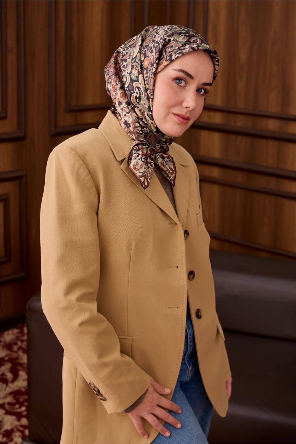 Twill İpek Eşarp Siyah–Kızıl Kahve Desenli Tok Duruşlu Kaymaz 90x90