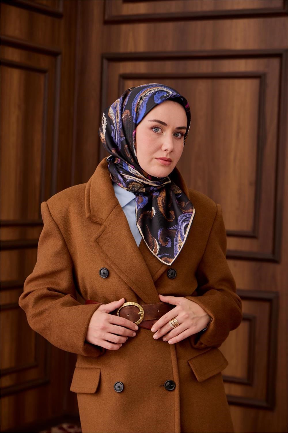 Twill İpek Eşarp Siyah–Lila Desenli Tok Duruşlu Kaymaz 90x90