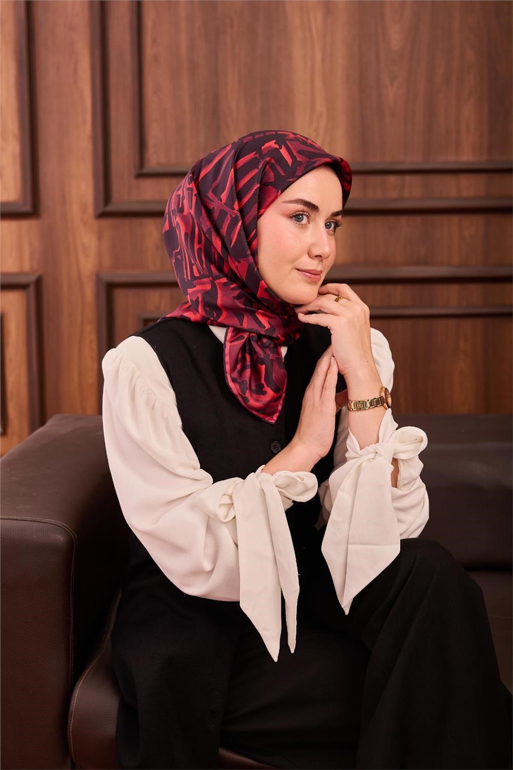 Twill İpek Eşarp Siyah–Mercan–Mor Desenli Tok Duruşlu 90x90