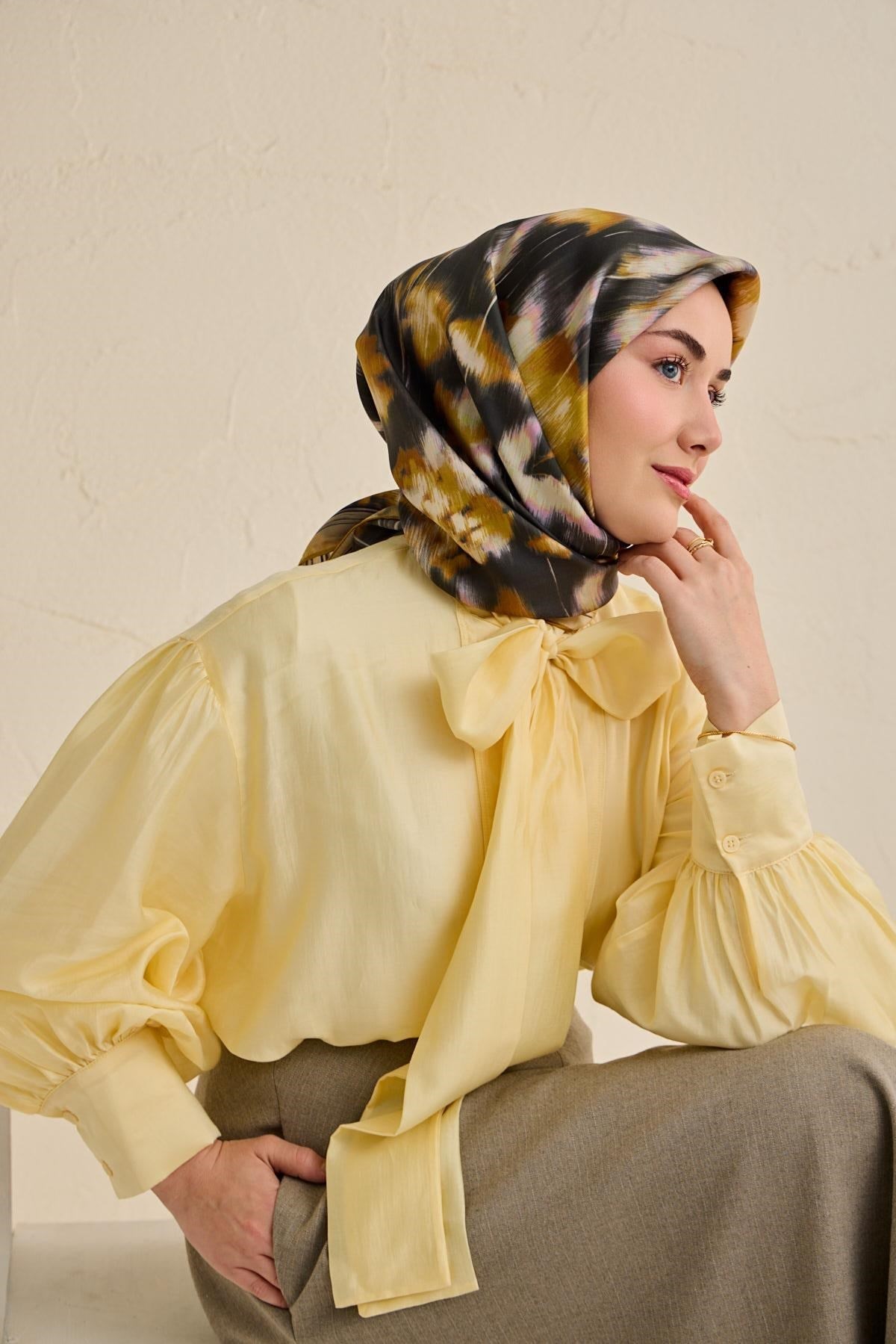 Twill İpek Eşarp Soyut Çiçek Desen Antrasit 90x90