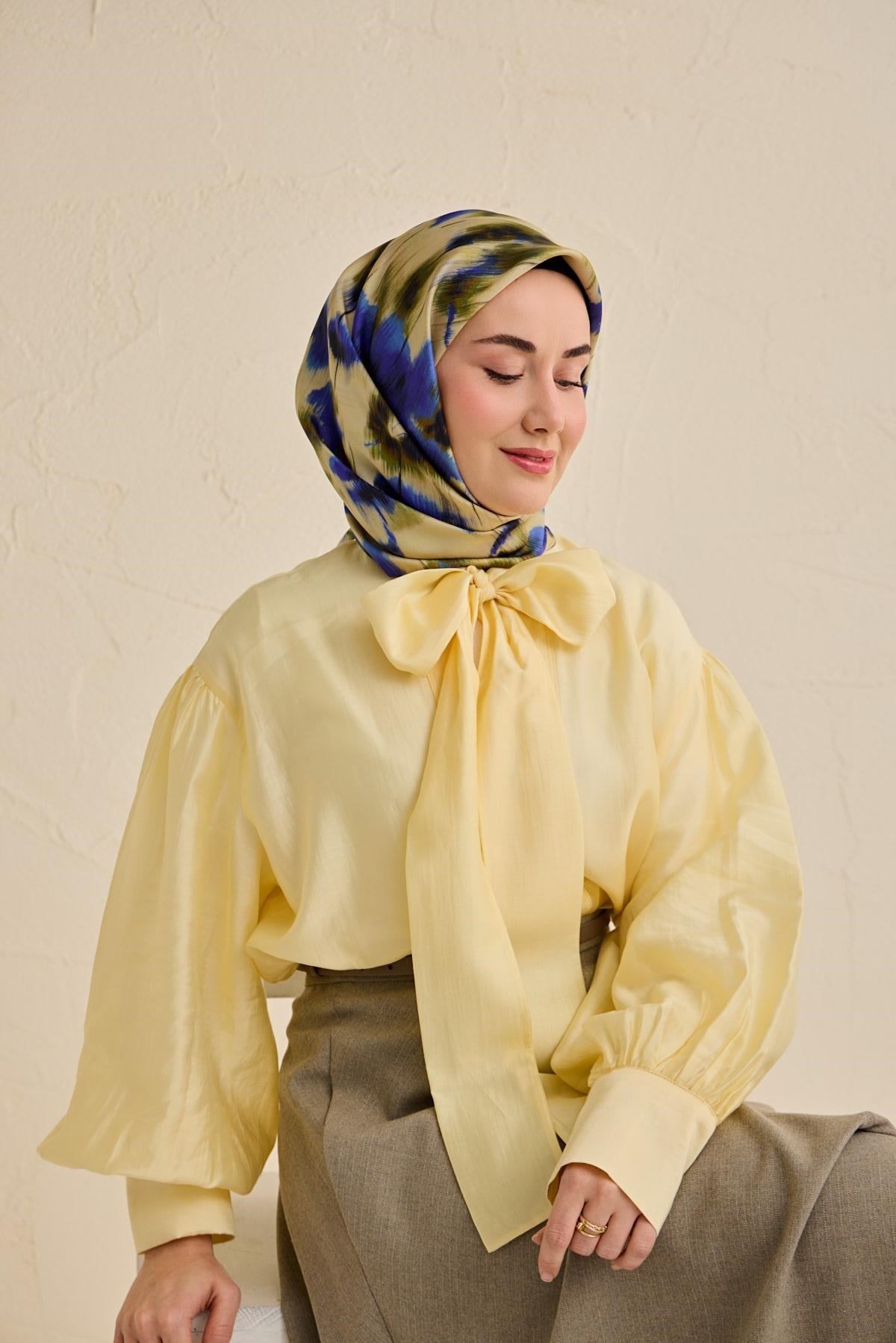 Twill İpek Eşarp Soyut Çiçek Desen Butter Yellow 90x90