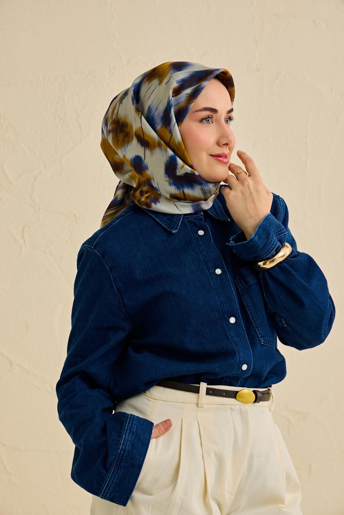 Twill İpek Eşarp Soyut Çiçek Desen Gece Mavisi 90x90