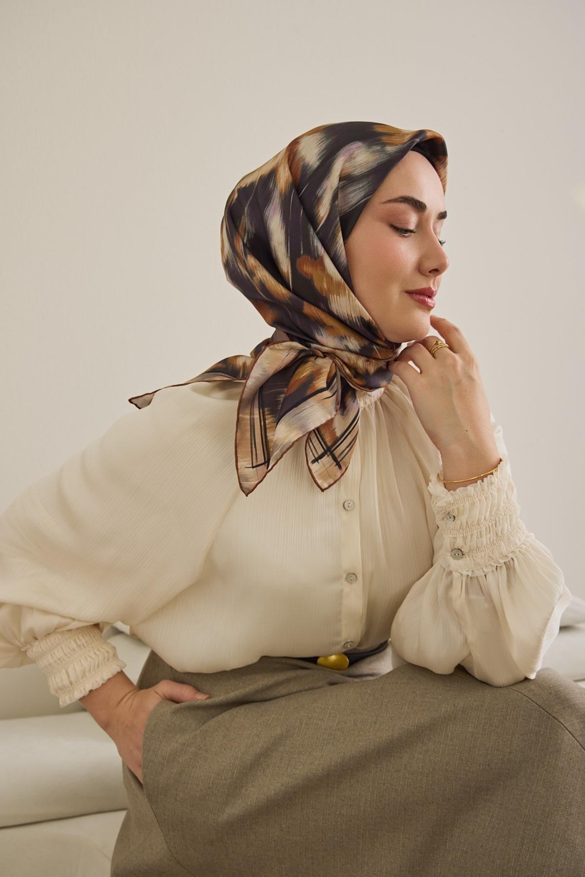 Twill İpek Eşarp Soyut Çiçek Desen Koyu Mor 90x90
