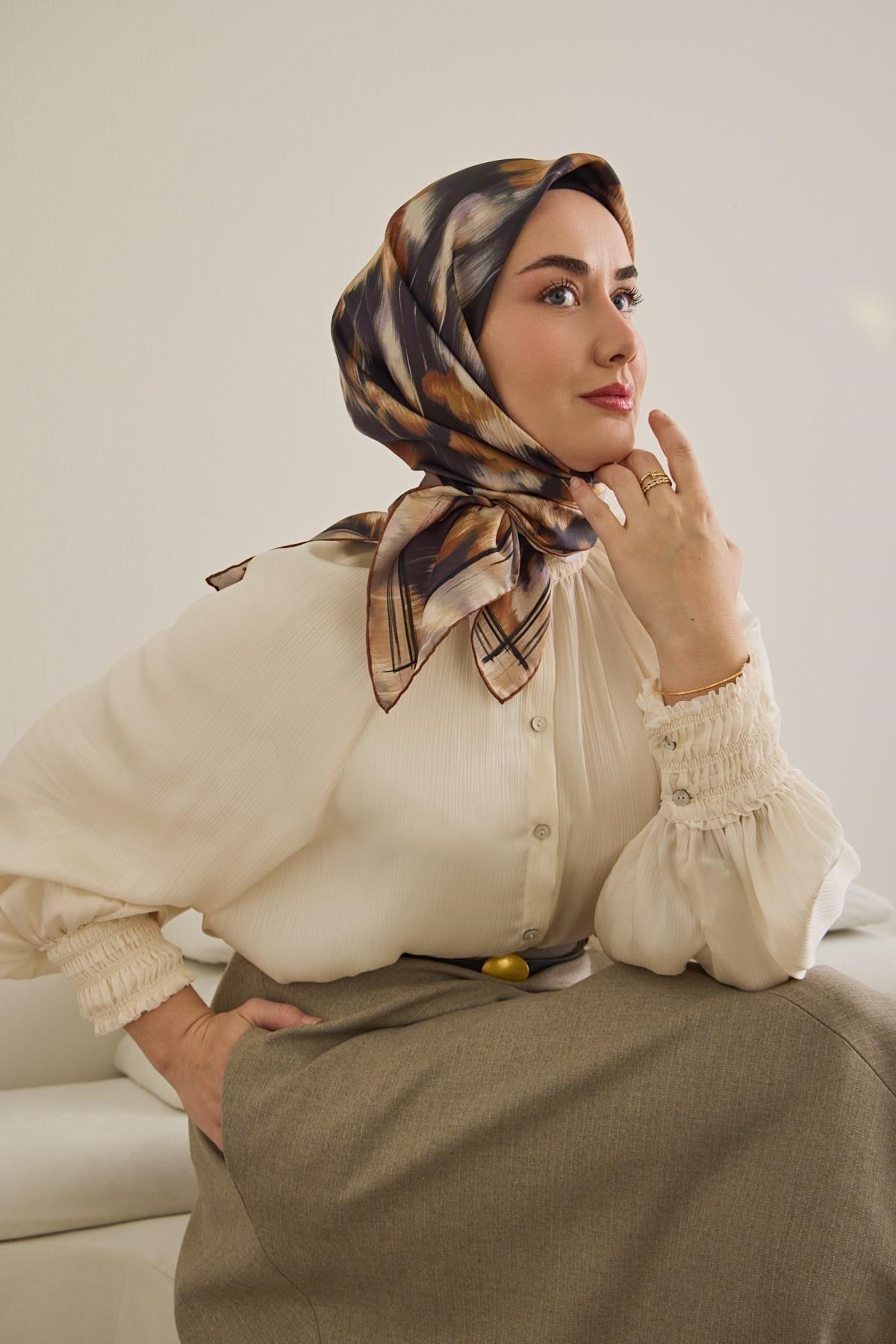 Twill İpek Eşarp Soyut Çiçek Desen Koyu Mor 90x90