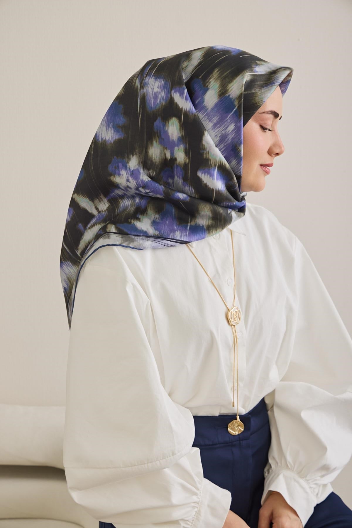 Twill İpek Eşarp Soyut Çiçek Desen Siyah 90x90