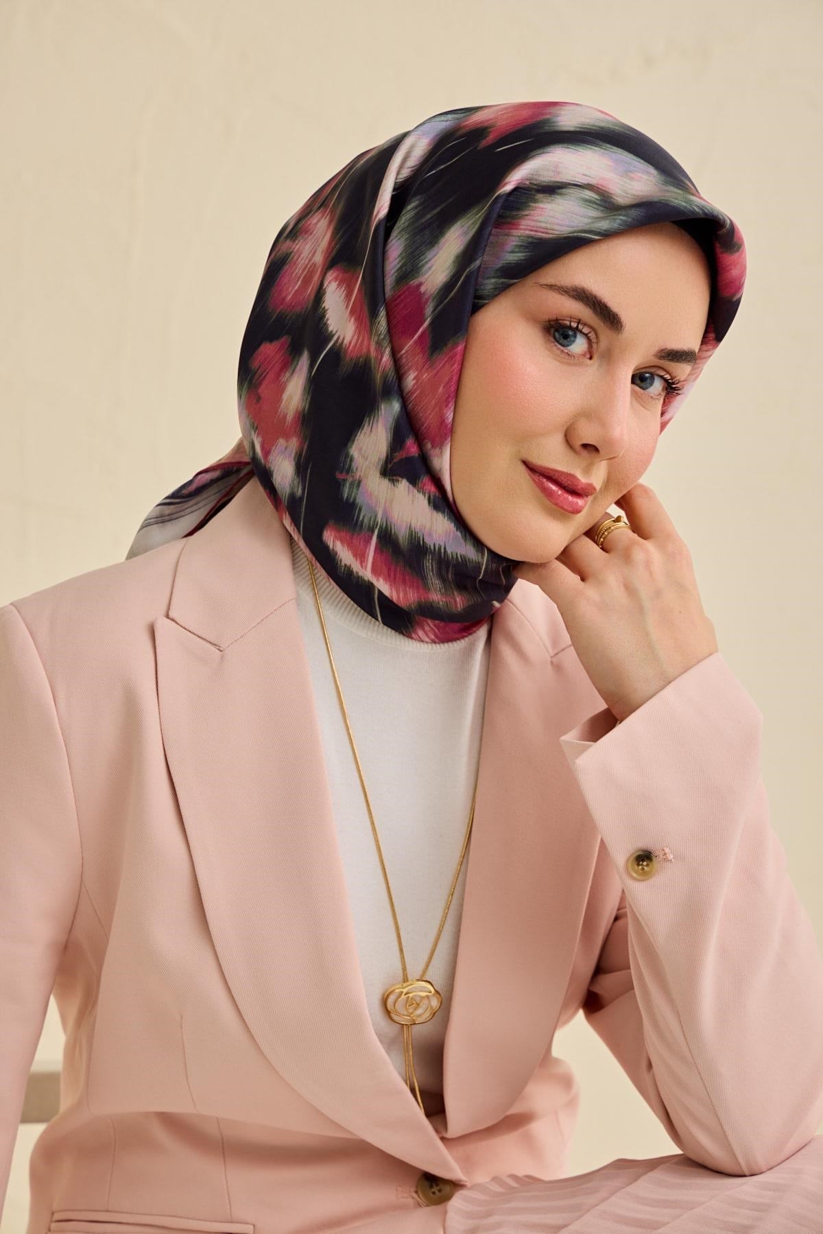 Twill İpek Eşarp Soyut Çiçek Desen Siyah 90x90