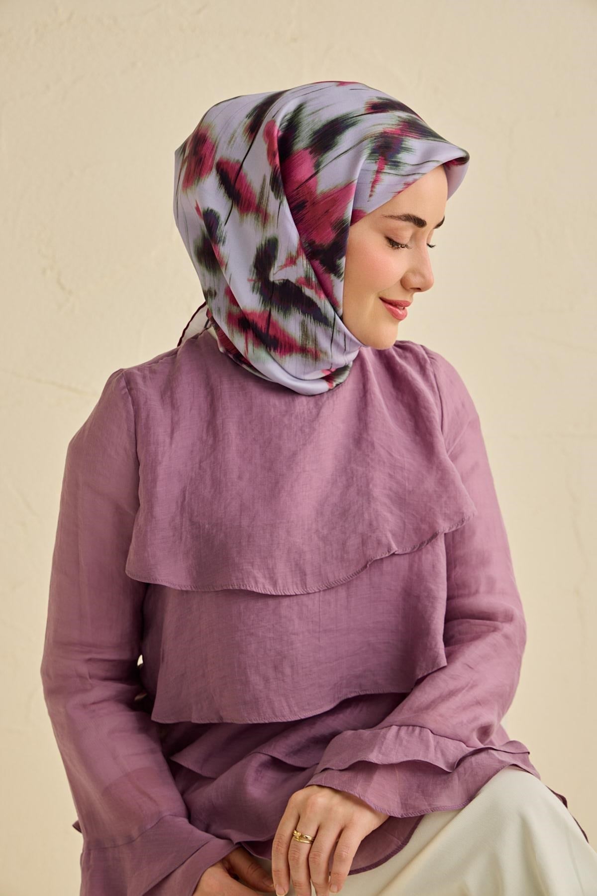 Twill İpek Eşarp Soyut Çiçek Desen Soluk Lila 90x90