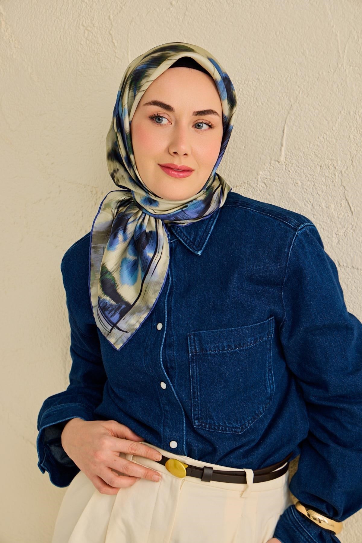 Twill İpek Eşarp Soyut Çiçek Desen Su Yeşili 90x90
