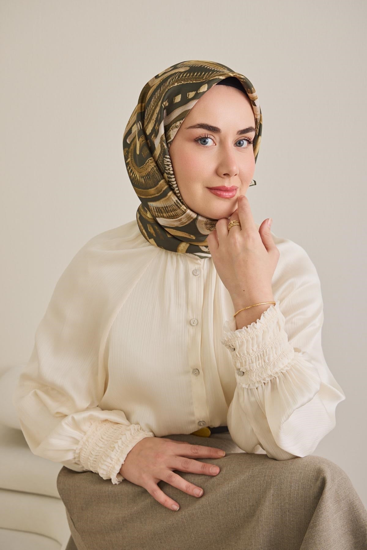 Twill İpek Eşarp Soyut Desen Koyu Yeşil 90x90