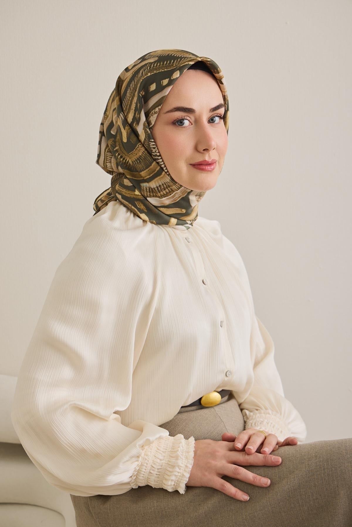 Twill İpek Eşarp Soyut Desen Koyu Yeşil 90x90