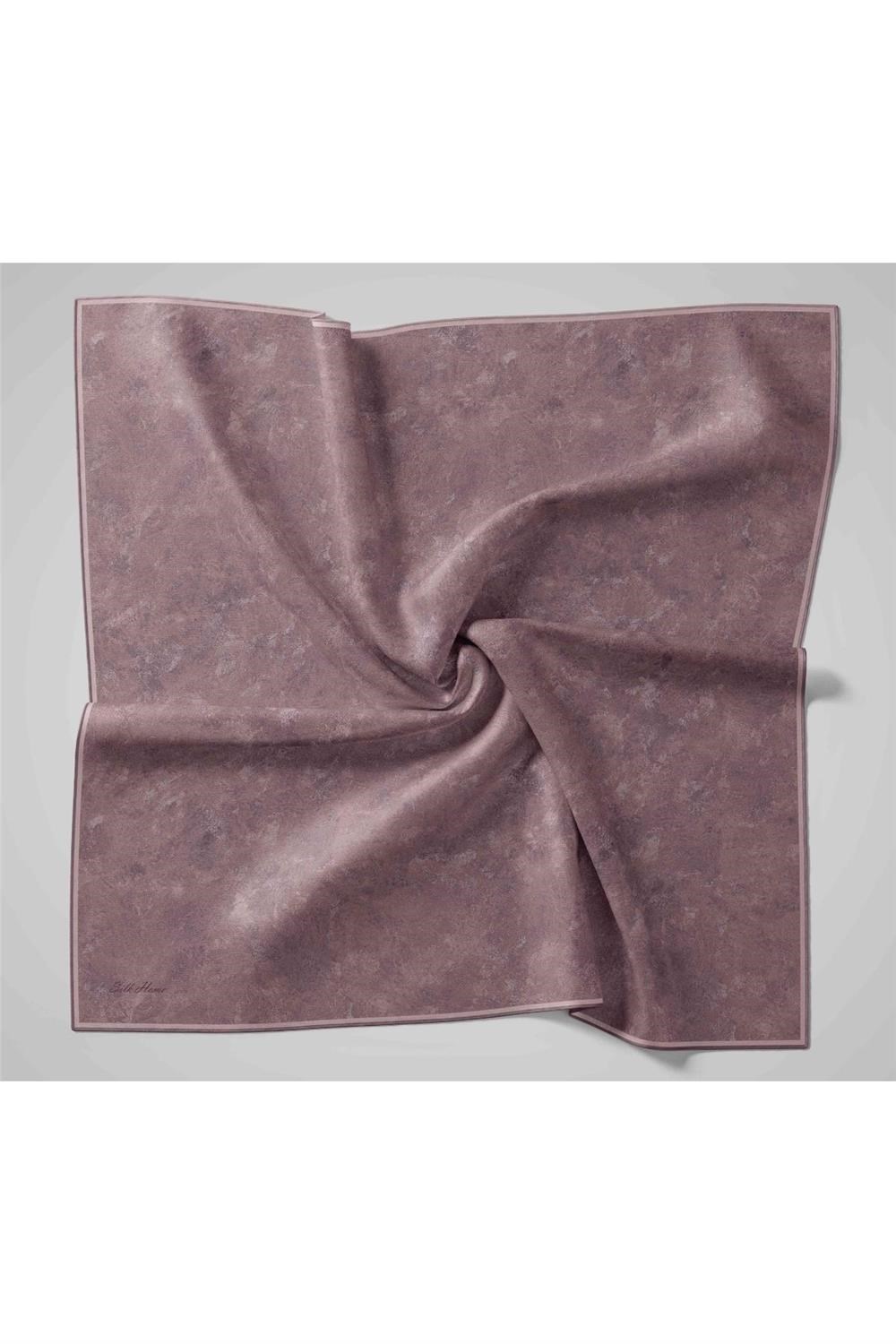 Twill İpek Eşarp Toz Pembe–Mor Desenli Tok Duruşlu 90x90