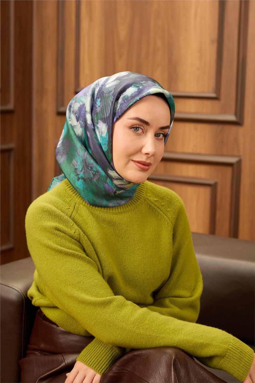 Twill İpek Eşarp Turkuaz-Mor Desenli Tok Duruşlu 90x90