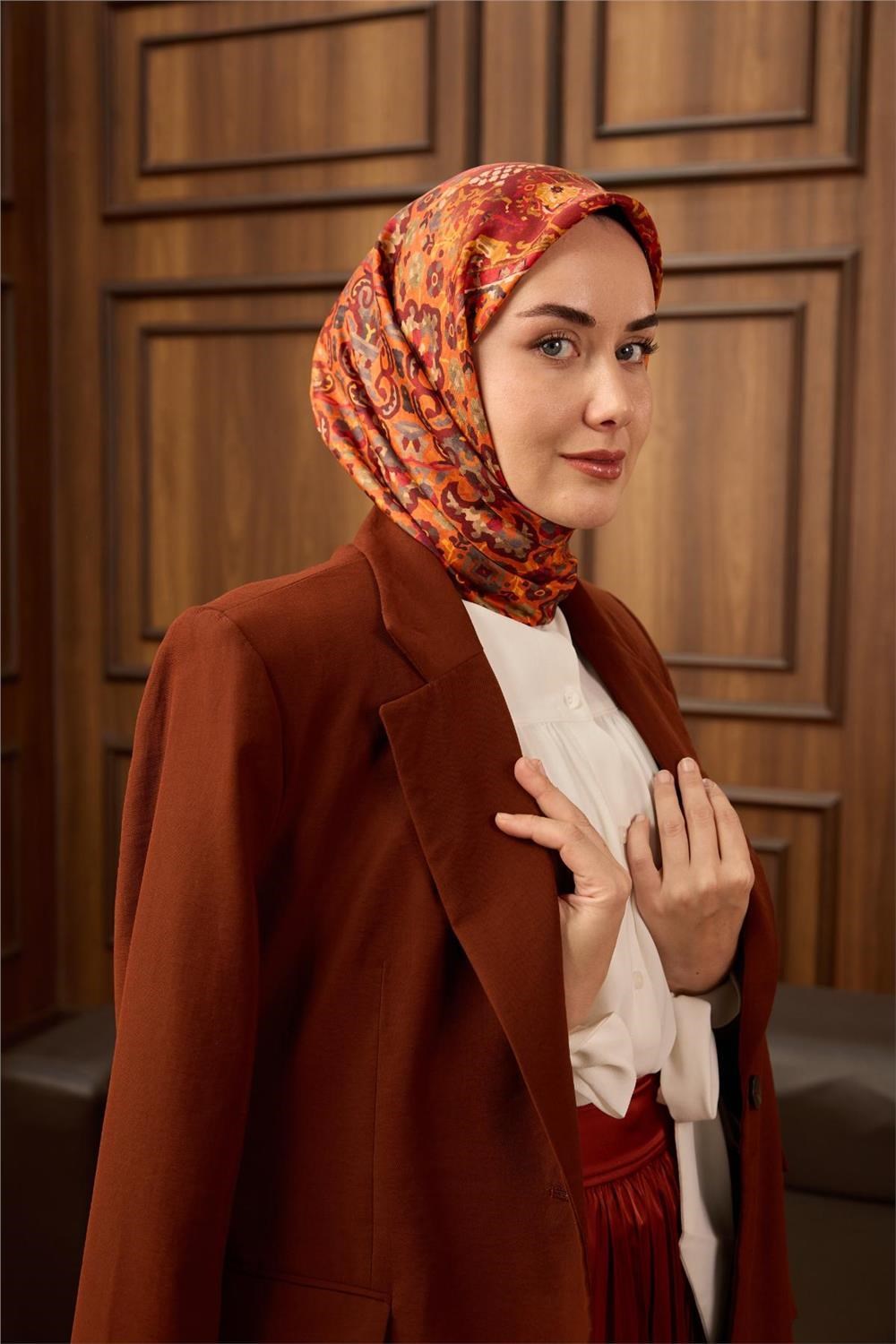 Twill İpek Eşarp Turuncu–Bordo Desenli Tok Duruşlu Kaymaz 90x90