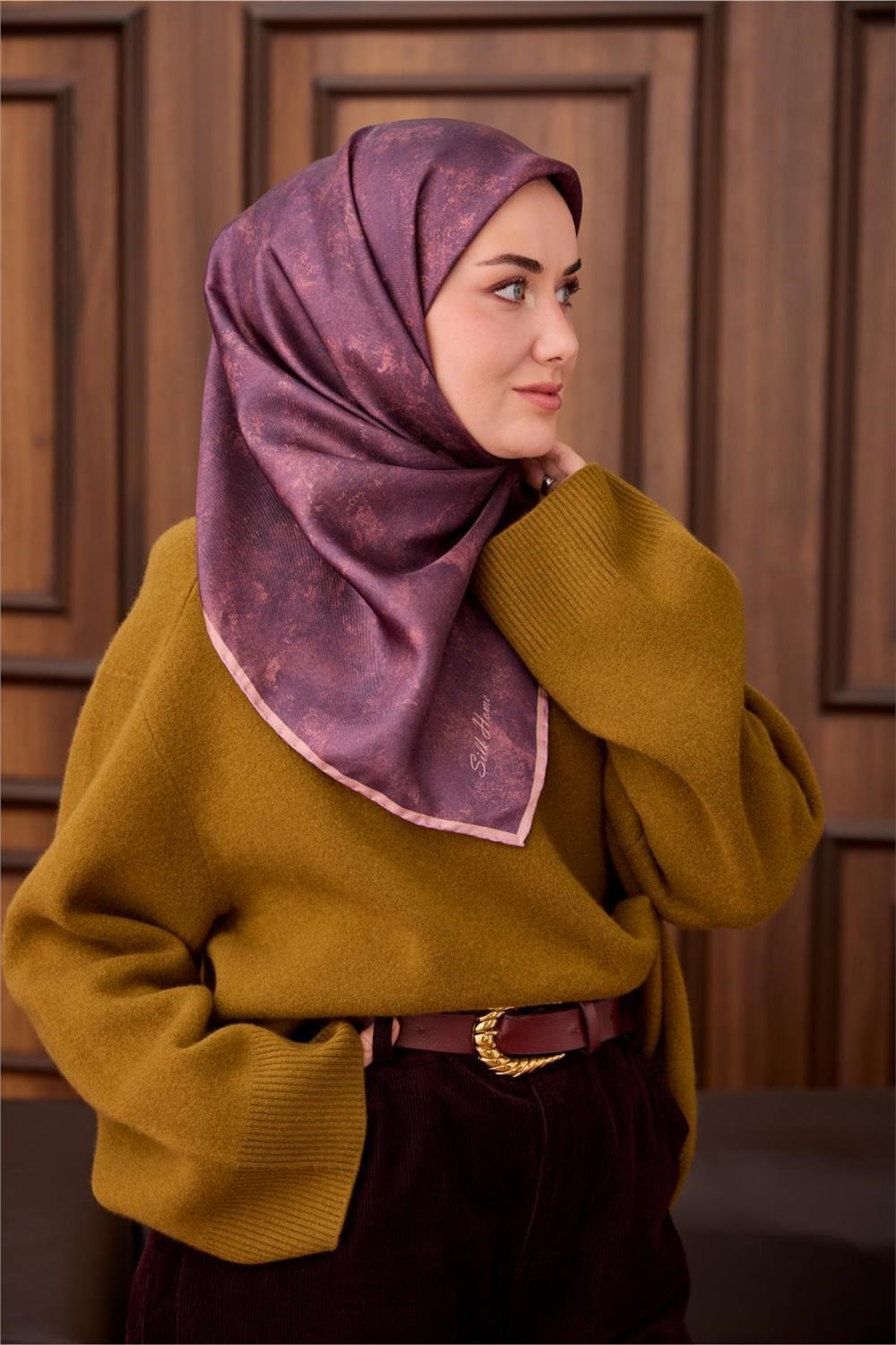 Twill İpek Eşarp Vişne–Somon Desenli Tok Duruşlu 90x90