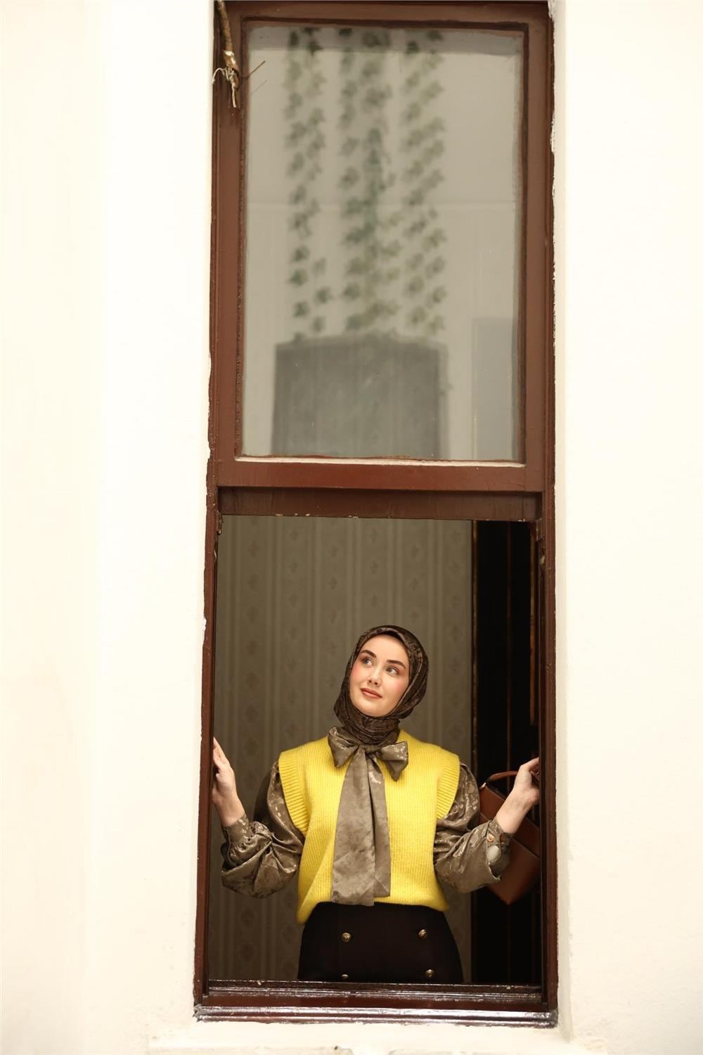Twill İpek Eşarp Vizon-Açı Kahve Çiçek Desenli Tok Duruşlu Kaymaz 90x90