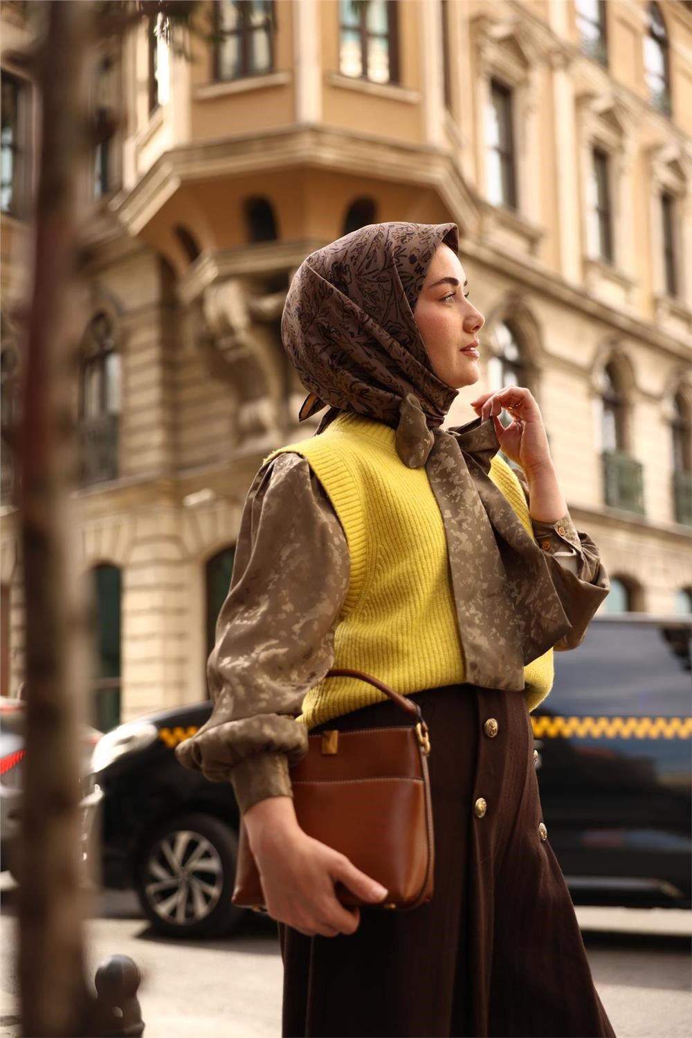 Twill İpek Eşarp Vizon-Açı Kahve Çiçek Desenli Tok Duruşlu Kaymaz 90x90