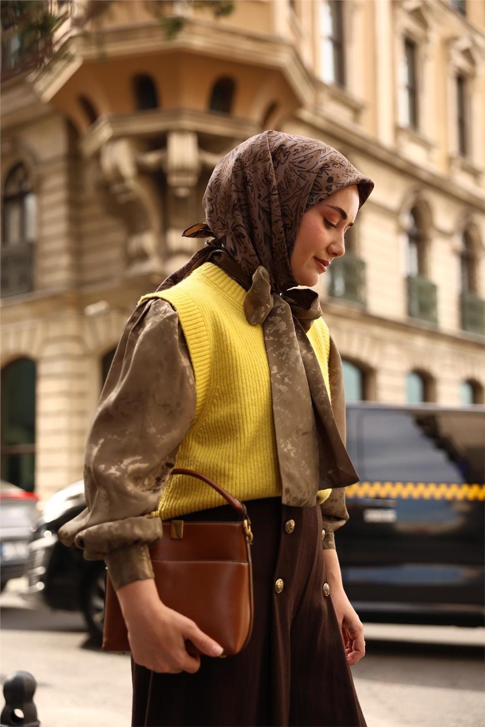 Twill İpek Eşarp Vizon-Açı Kahve Çiçek Desenli Tok Duruşlu Kaymaz 90x90