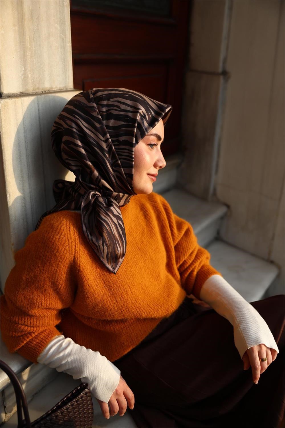 Twill İpek Eşarp Vizon Acı Kahve Çizgili Tok Duruşlu 90x90
