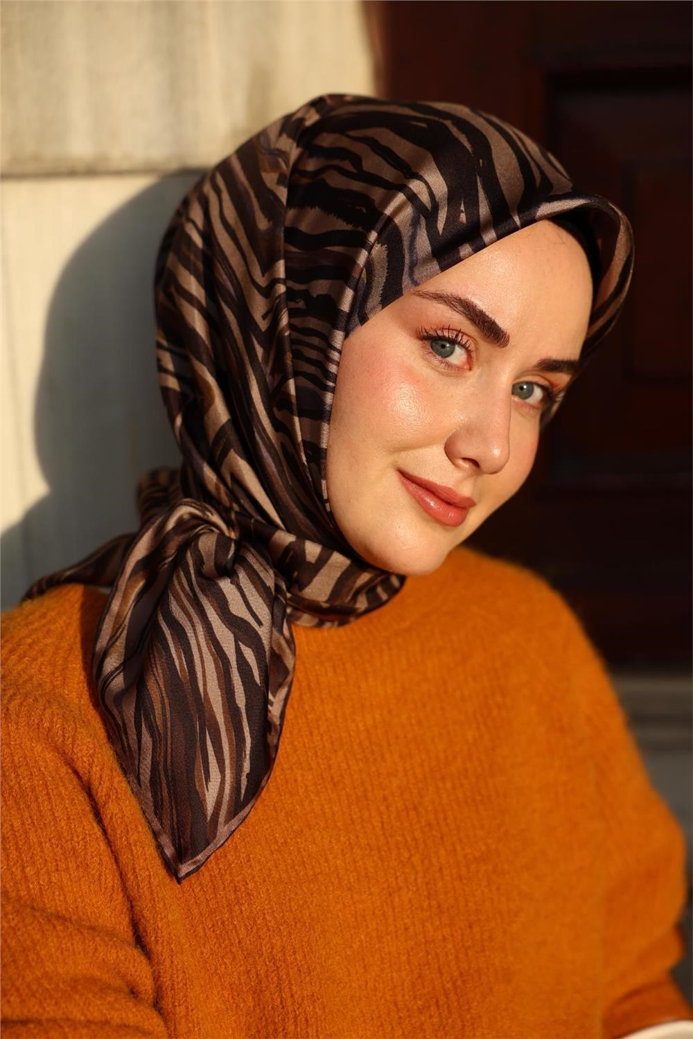 Twill İpek Eşarp Vizon Acı Kahve Çizgili Tok Duruşlu 90x90