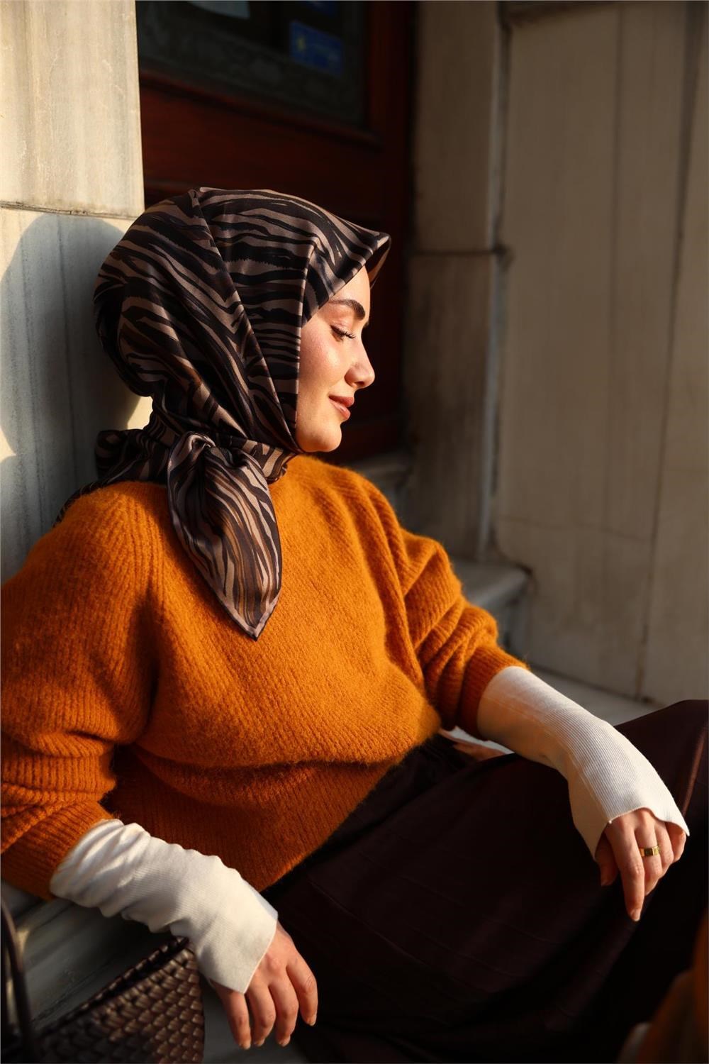 Twill İpek Eşarp Vizon Acı Kahve Çizgili Tok Duruşlu 90x90