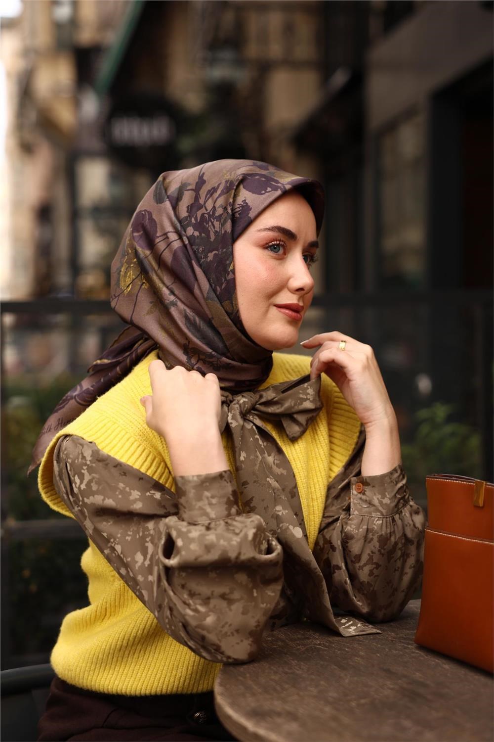 Twill İpek Eşarp Vizon-Asit Çiçek Desenli Kaymaz Tok Duruşlu 90x90