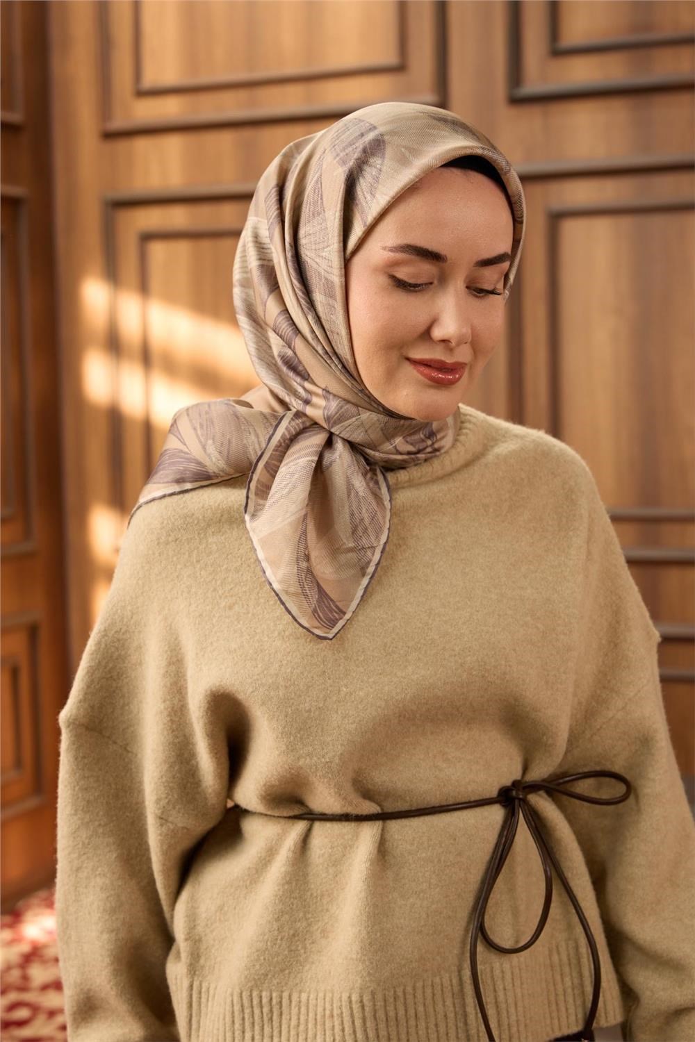 Twill İpek Eşarp Vizon-Pastel Mor Ekru Geçişli Kaymaz Tok Duruşlu 90x90