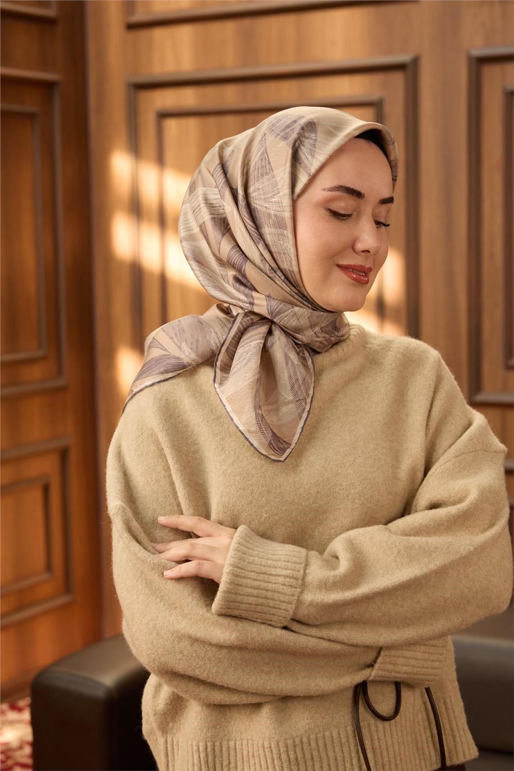 Twill İpek Eşarp Vizon-Pastel Mor Ekru Geçişli Kaymaz Tok Duruşlu 90x90