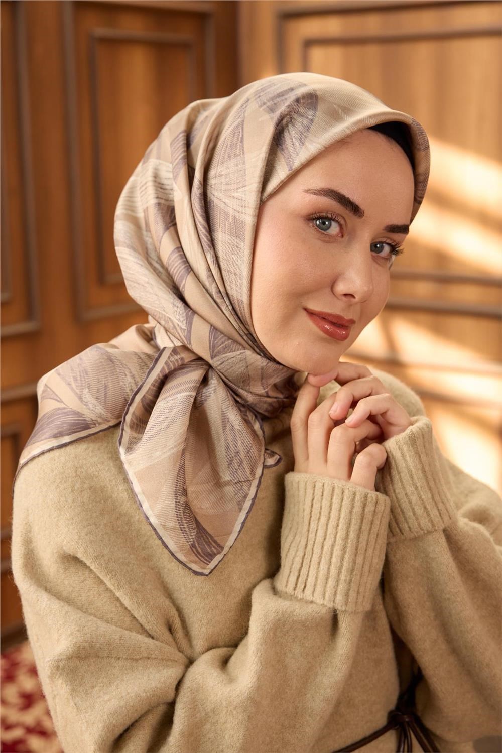 Twill İpek Eşarp Vizon-Pastel Mor Ekru Geçişli Kaymaz Tok Duruşlu 90x90