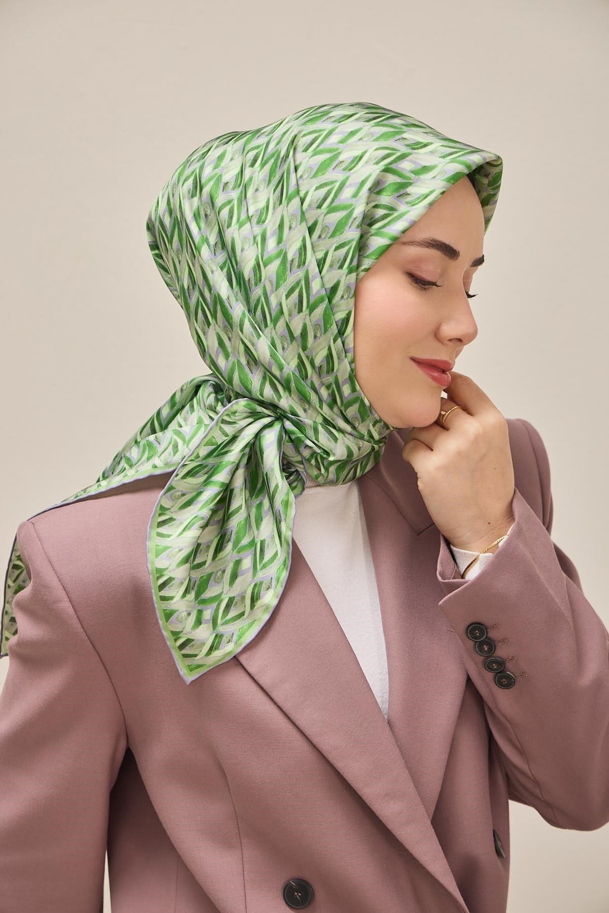 Twill İpek Eşarp Yaprak Ritmi Çimen Yeşili 90x90