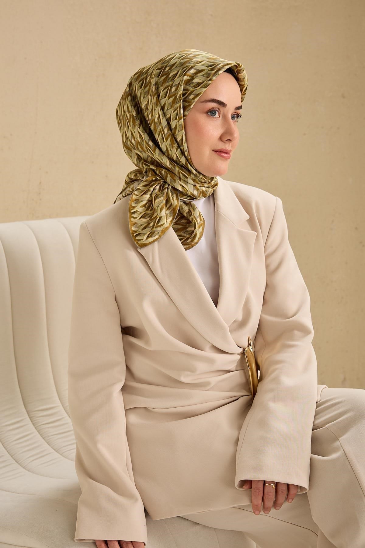 Twill İpek Eşarp Yaprak Ritmi Haki Gri 90x90