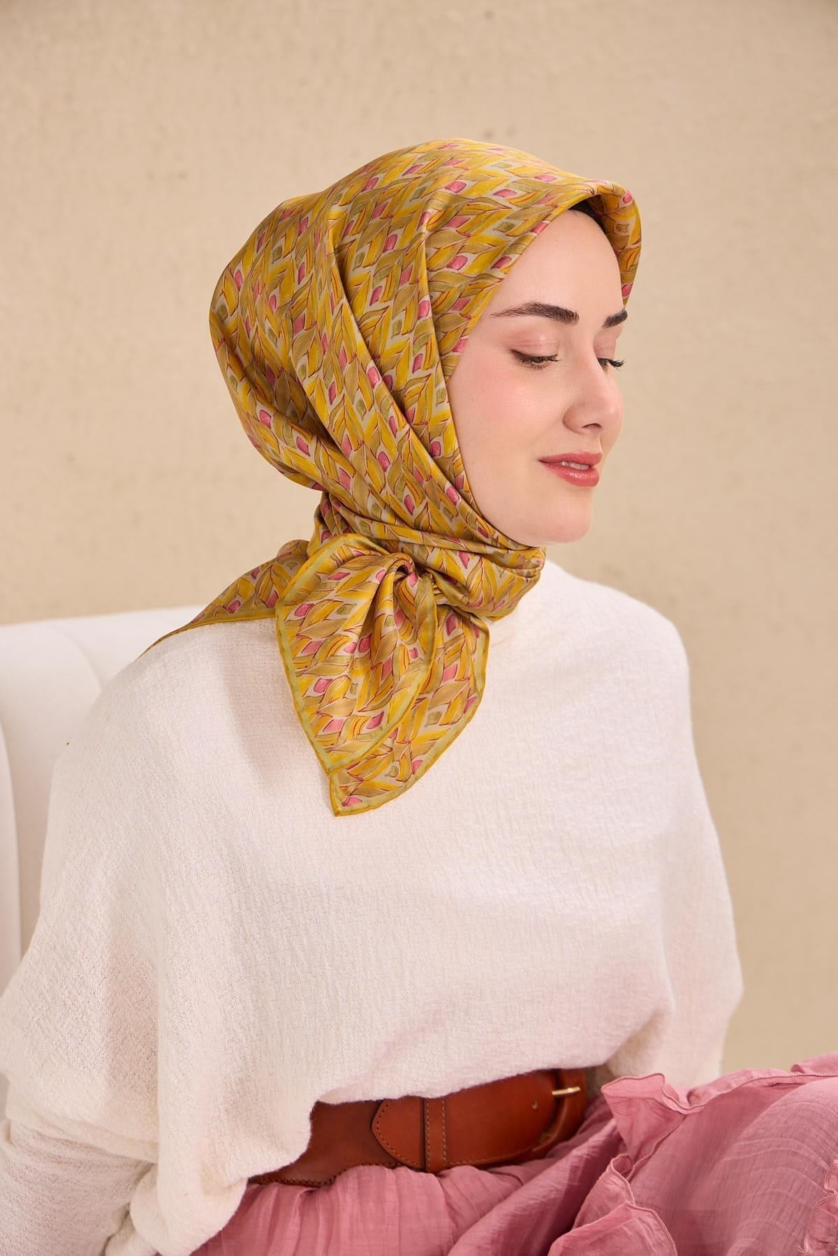 Twill İpek Eşarp Yaprak Ritmi Koyu Sarı 90x90