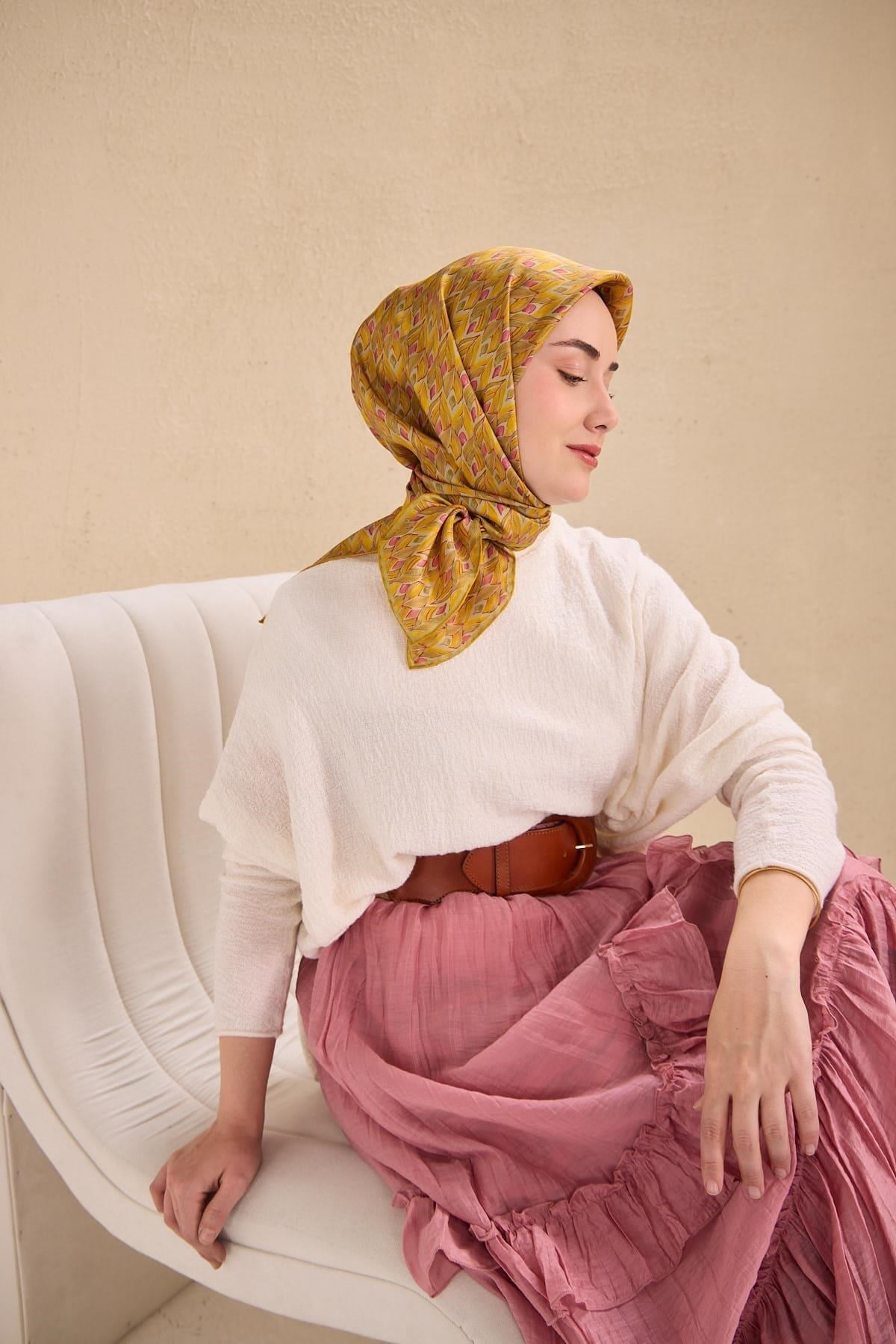 Twill İpek Eşarp Yaprak Ritmi Koyu Sarı 90x90