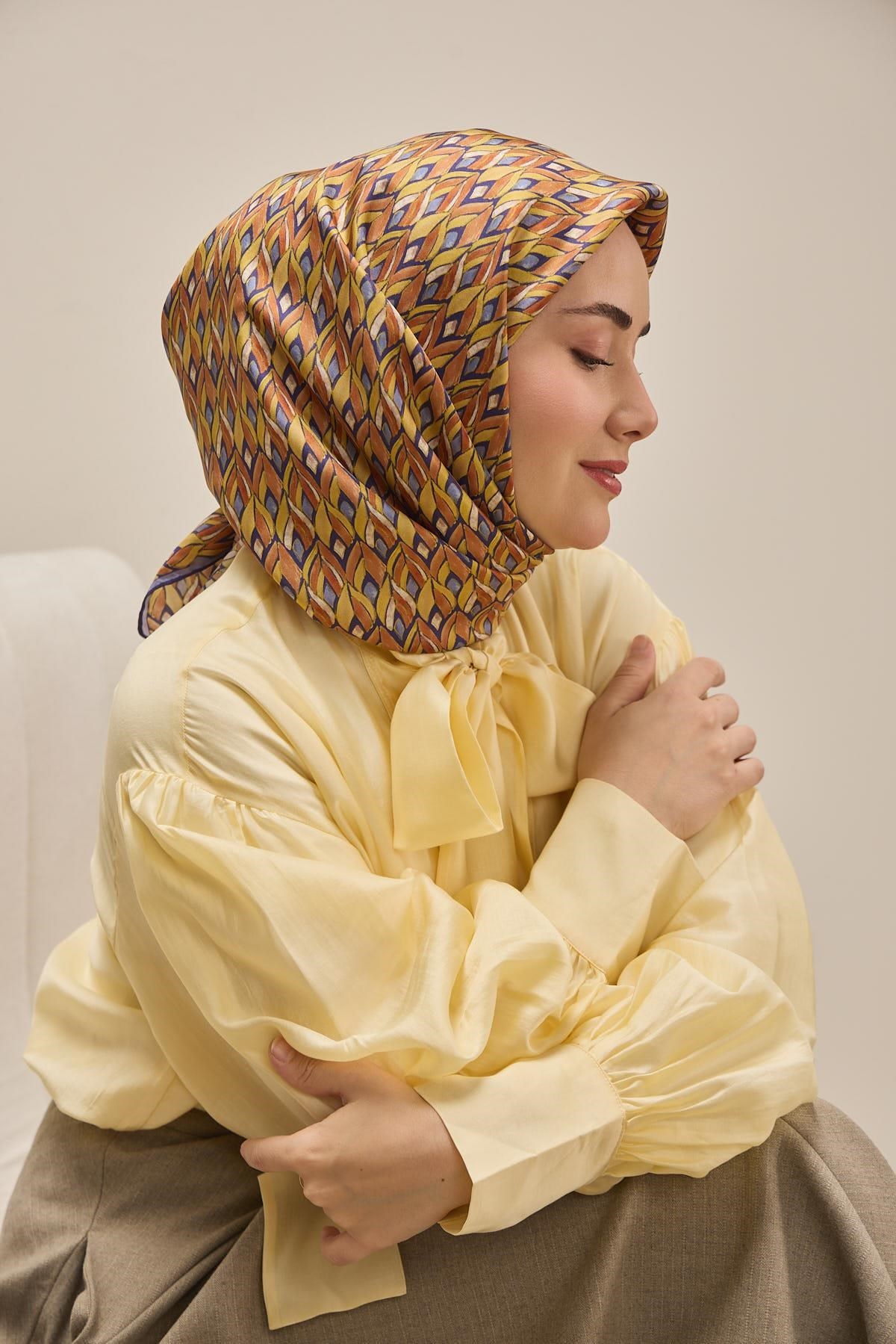 Twill İpek Eşarp Yaprak Ritmi Taba Sarı 90x90