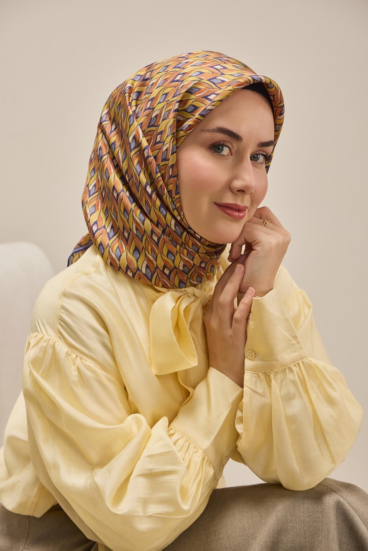 Twill İpek Eşarp Yaprak Ritmi Taba Sarı 90x90