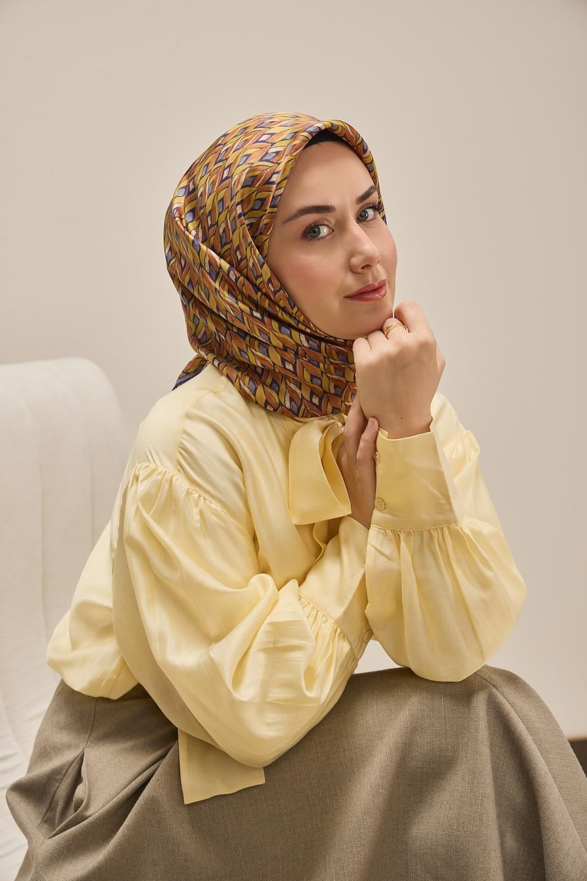 Twill İpek Eşarp Yaprak Ritmi Taba Sarı 90x90