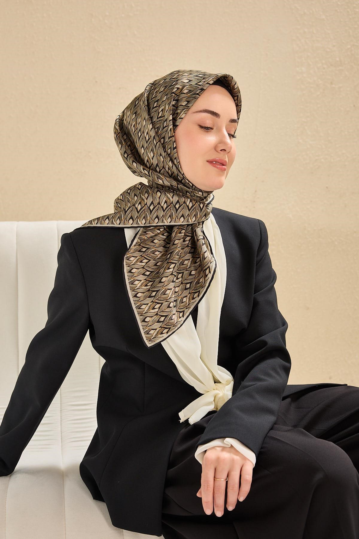 Twill İpek Eşarp Yaprak Ritmi Yeşil Gri 90x90