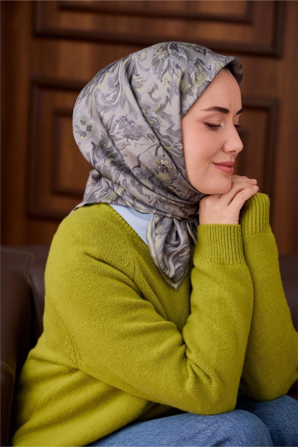 Twill İpek Eşarp Yeşil Gri-Füme Desenli Tok Duruşlu 90x90