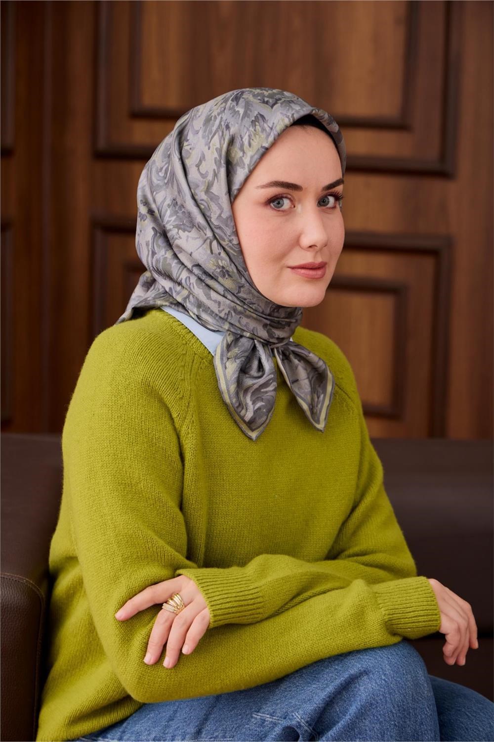 Twill İpek Eşarp Yeşil Gri-Füme Desenli Tok Duruşlu 90x90