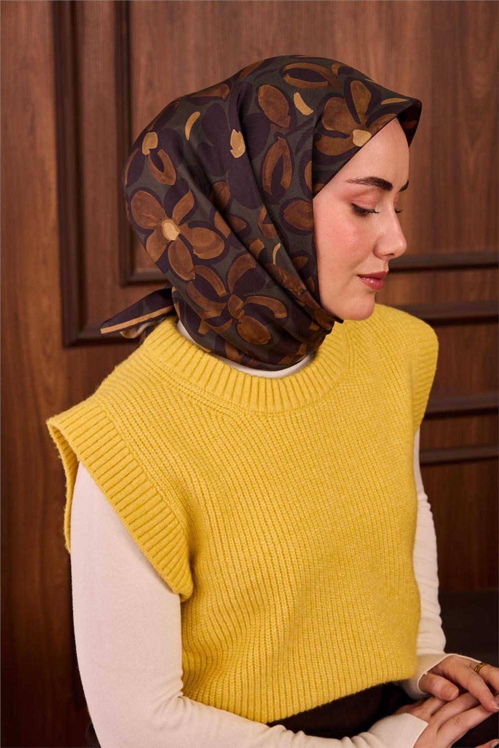 Twill İpek Eşarp Yeşil Hardal Kehribar Papatya Desenli Tok Duruşlu 90x90