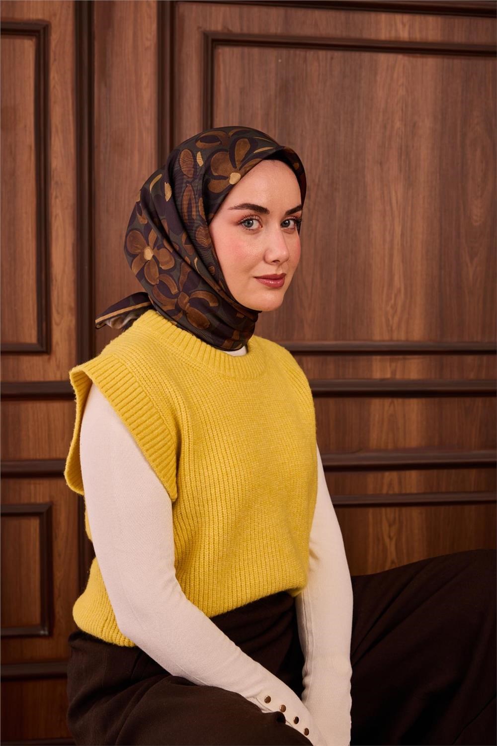 Twill İpek Eşarp Yeşil Hardal Kehribar Papatya Desenli Tok Duruşlu 90x90